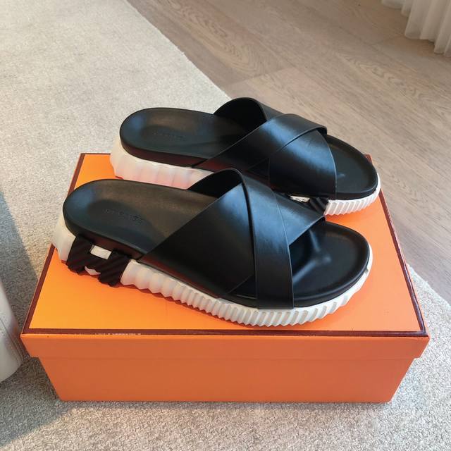 Hermes... A Eclair New Kelly+ hot-selling series The style is very good, with a