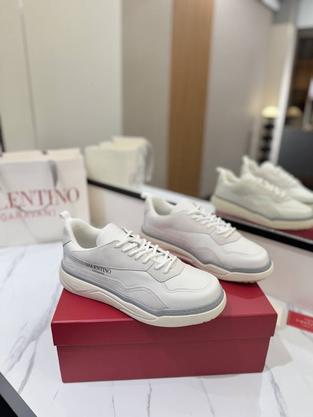 Factory price Pp: Valentino counter new Valentino mid-top new sneakers! Handsome