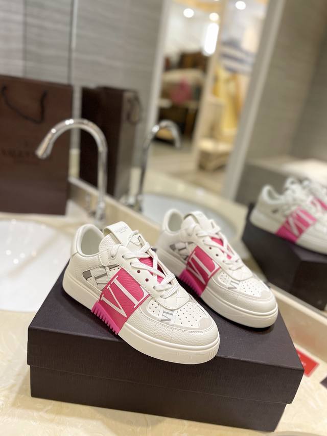 factory price Valentino Zhang Yixing same style colorful model shipped, full of