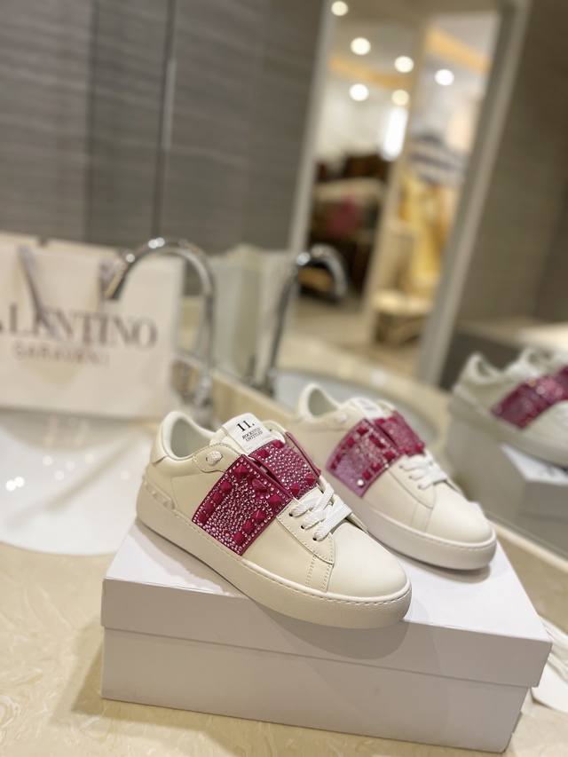 High-end quality Valentino's most classic couple sneakers Original full oil edge