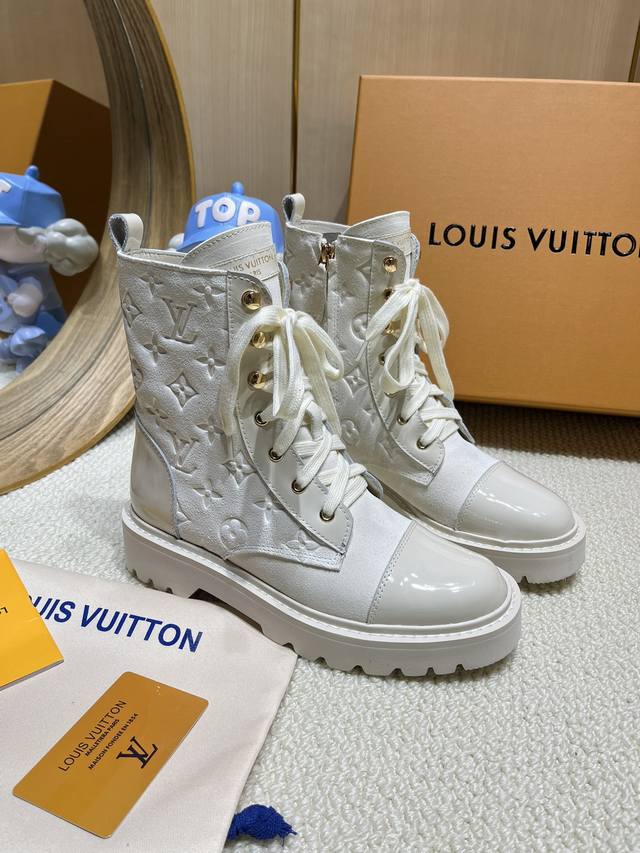 Factory Price Pp: High-quality formal version Louis Vuitton Martin boots market