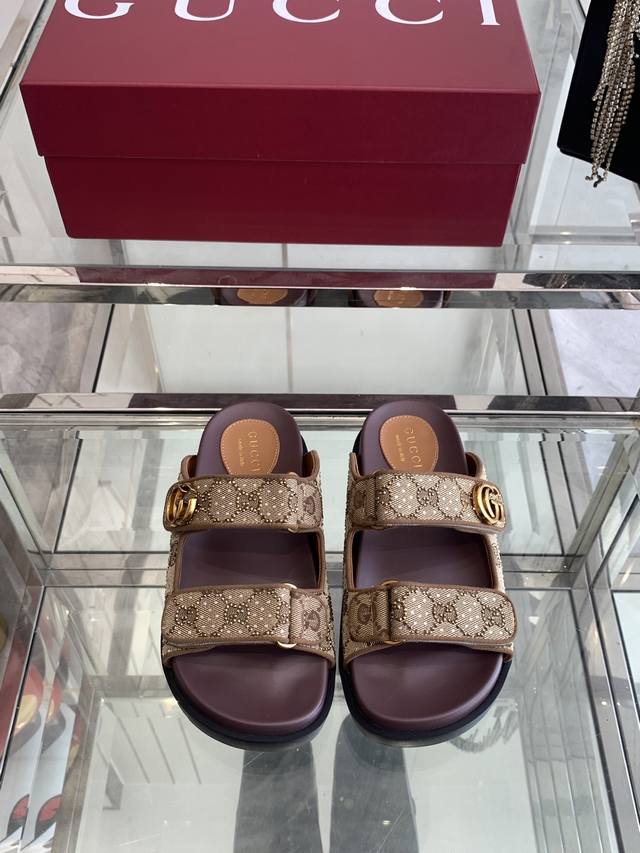 Gucci 2025Ss new crystal double G canvas flat sandal Modern and sporty, these fl
