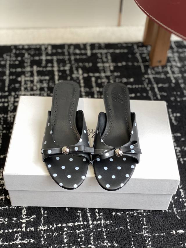 Purchasing level Odtd 25 spring and summer new kitten heel metal ball slippers T