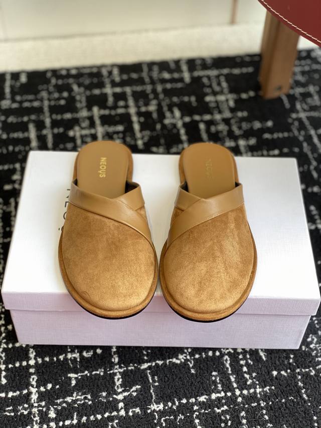Purchasing agent level Neous 25Ss Another round-toed slipper from a niche brand