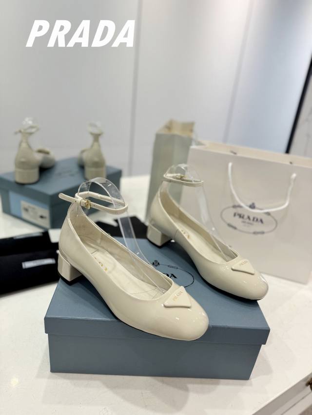 Factory P price Prada Prada early spring and summer new products are shining Mar