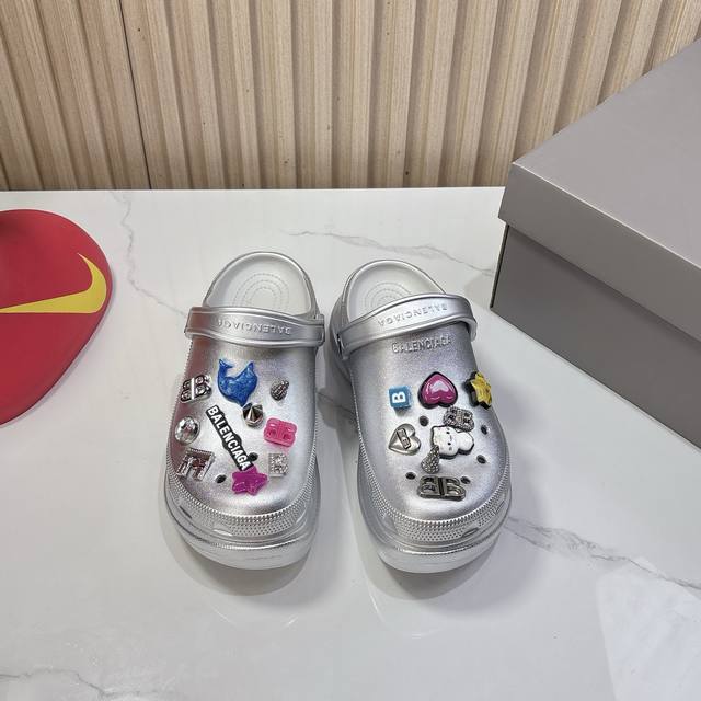 Balenciaga X Crocs joint hole shoes Balenciaga X Crocs latest spring and summer