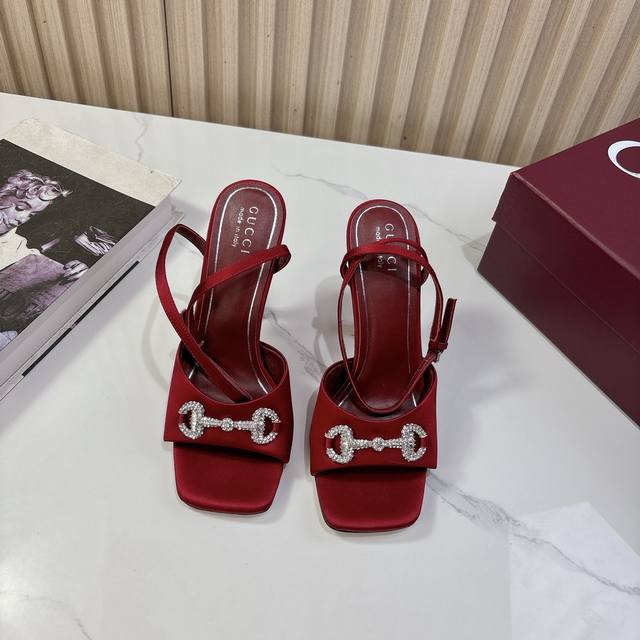 G*Ucci 2025Vs spring and summer latest hot-selling sandals series diamond buckle