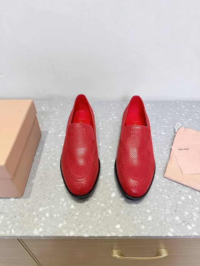 Miumiu Miu Miu 25Ss Spring and Summer New Retro Pointed Loafers Single Shoes Fre