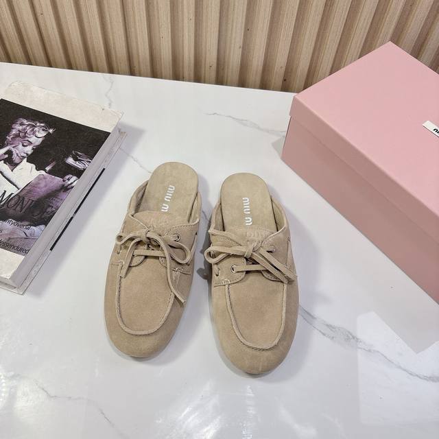 Miu Mi* * 25 spring and summer retro lace-up slippers in four colors. Celebritie