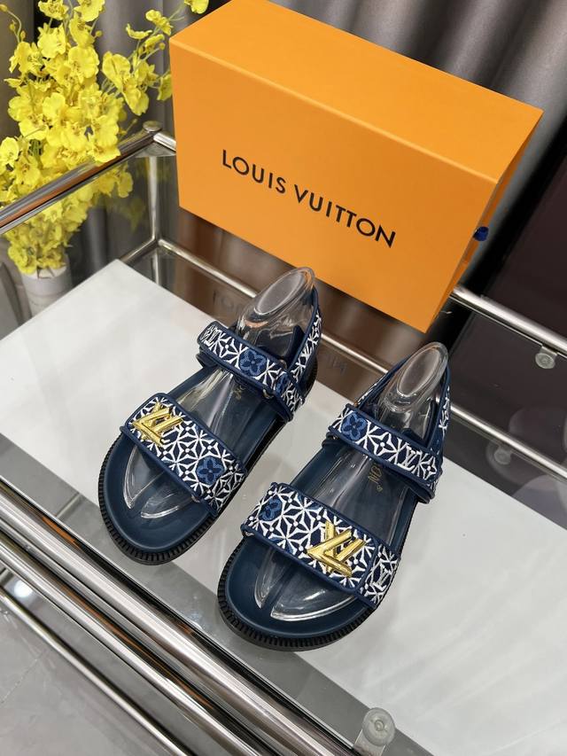 Louis Vuitton spring and summer new slippers are on sale, 1:1 high-end customiza