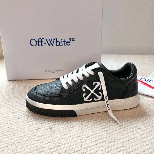 Off White Couple's Style Off White Couple's Style Official Website Latest Color