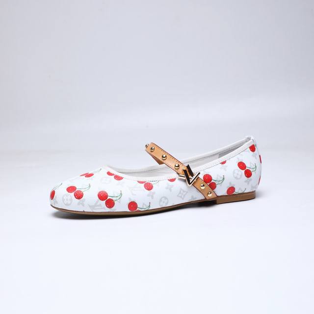 2025 Haute Couture Cherry Feast Sisters! This pair of Lv 3D cherry catwalk shoes
