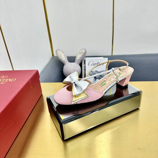 Factory price Pp Valentino 25Ss early spring New bow sandals Highly recognizable