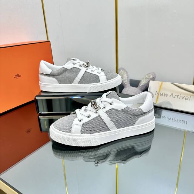 Men +10 Hermes Kelly buckle couple style H-lace thick-soled sports shoes The cra
