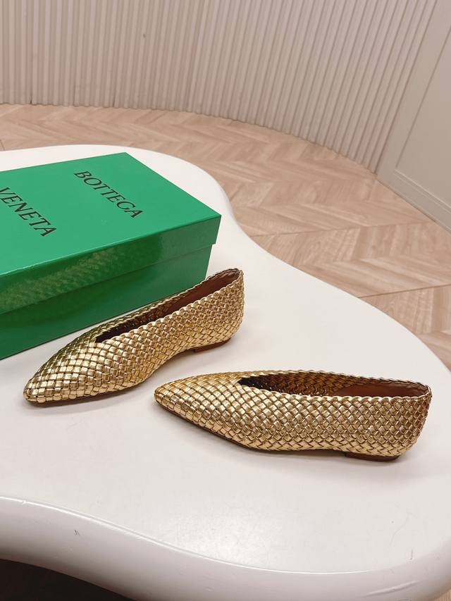 Bv2025 new series one-piece hand-woven seamless Bv Sofia flat-soled one-piece ha