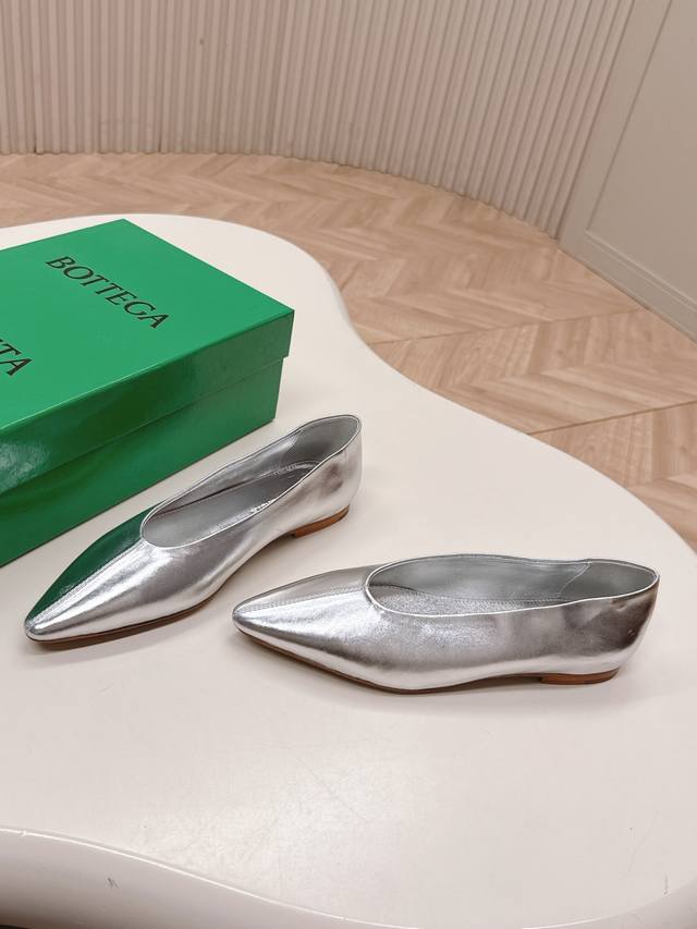 Bv2025 new series women's Sofia single shoes Small pointed toe is a must-have fo