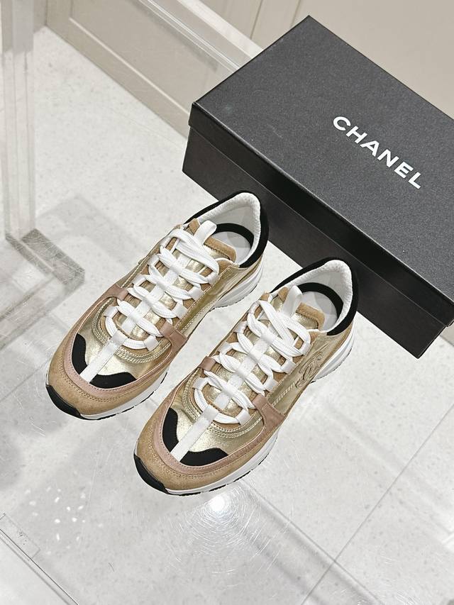 Top version: Women's Chanel 25A Panda color thick-soled casual sports shoes Orig