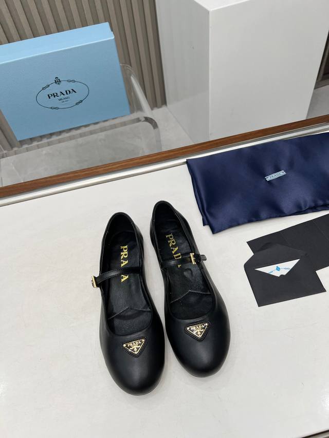 Prada 24 new British style dancing shoes, small leather shoes, loafers, retro fa