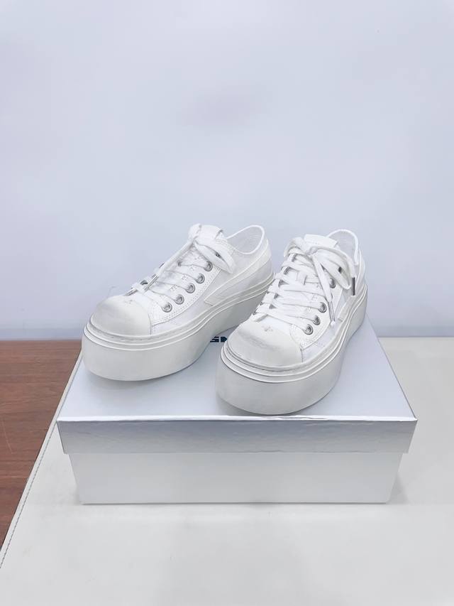 Smf* The latest hot style of dirty cloth shoes, cross flower , thick sole, casua