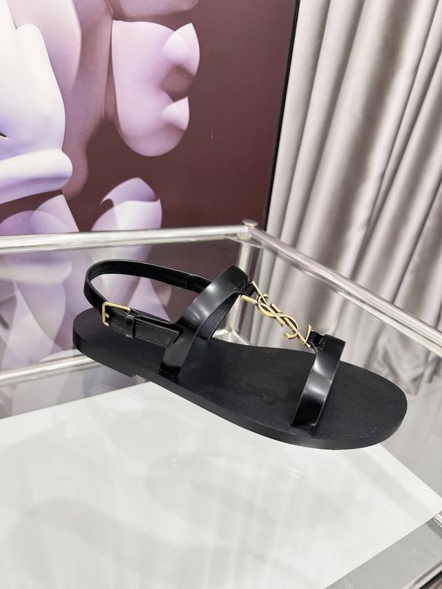 Yves Saint Laurent: patent leather with open edges , rubber sole and genuine lea
