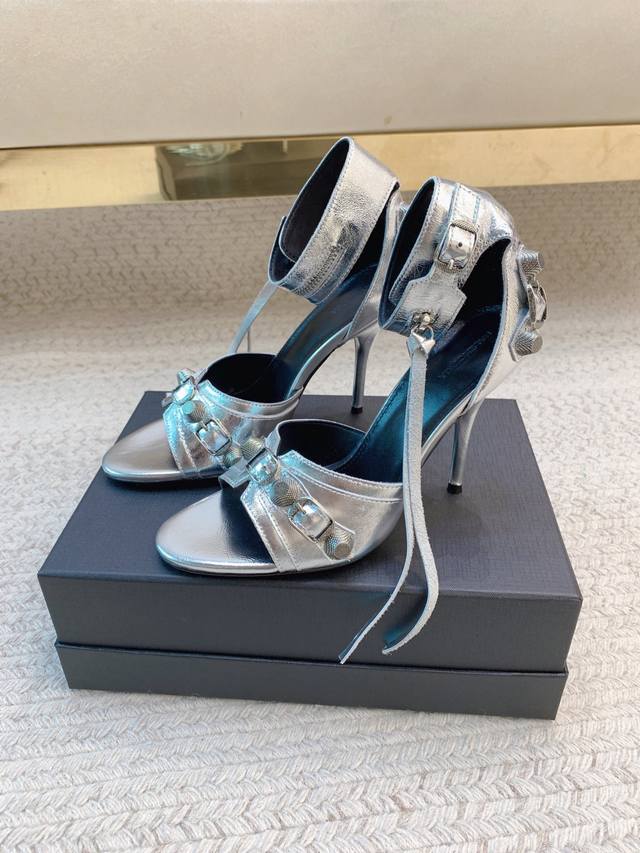 Balenciag*Ss25 new rivet Korean high-heeled sandals Material Upper: imported cow
