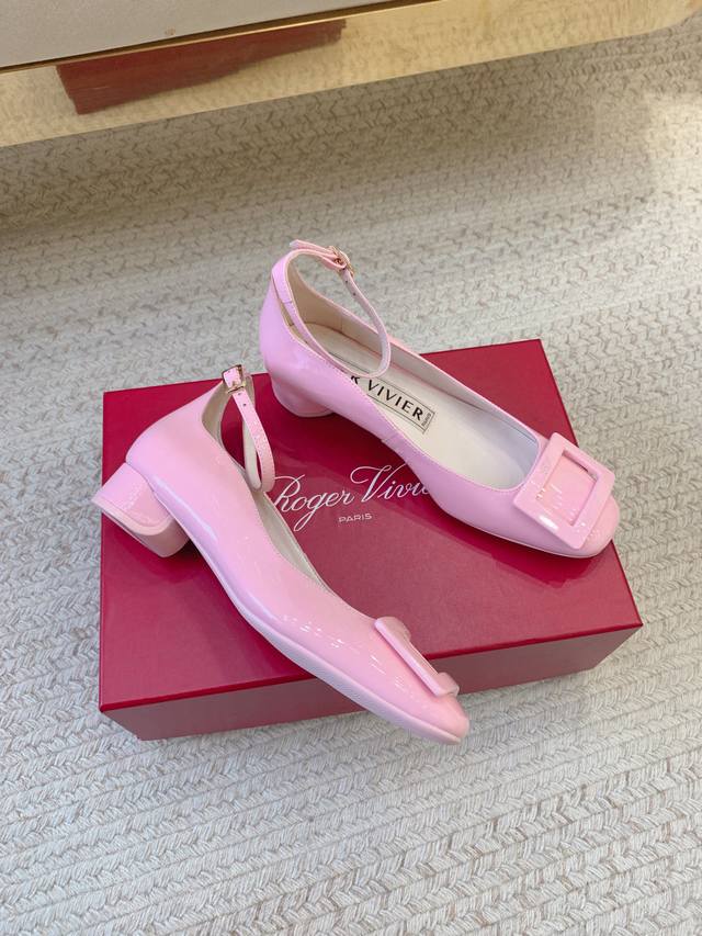Roger Vivie*Ss25U Look series patent leather round toe square buckle single shoe
