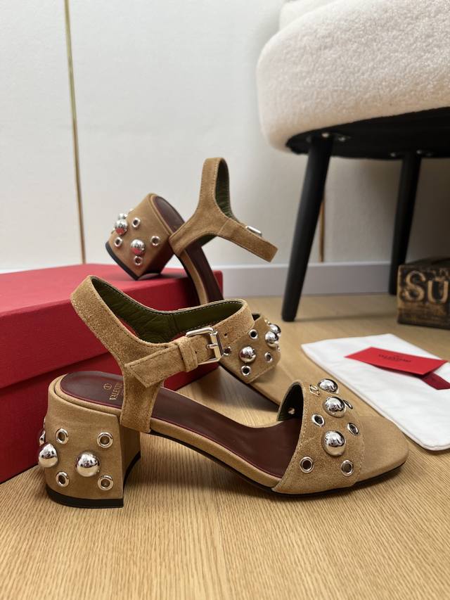 Valentino 2025 V home 2025 spring and summer new counter new one-strap thick-hee