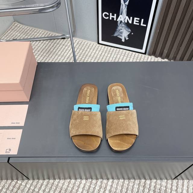 Factory: Exclusive top version Miumiu 2025Vs spring and summer latest catwalk ho