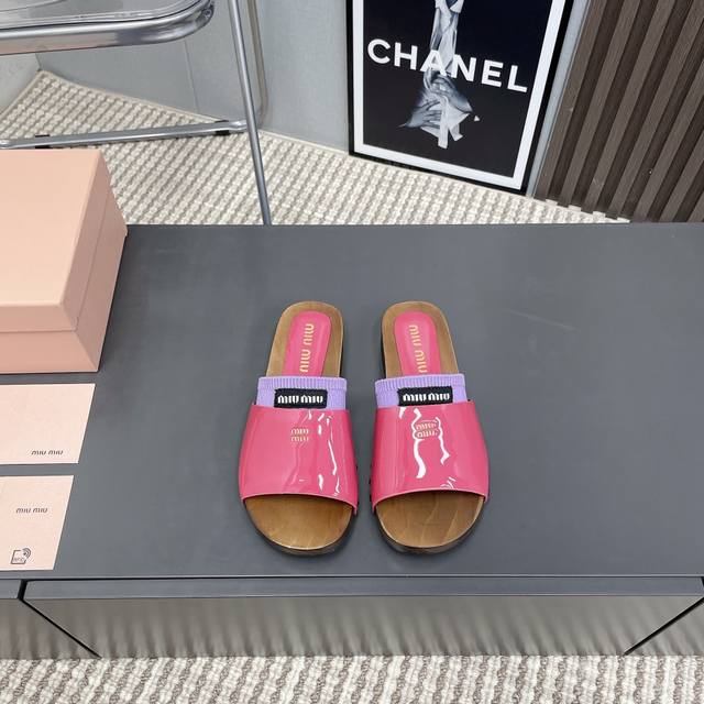 Factory: Exclusive top version Miumiu 2025Vs spring and summer latest catwalk ho