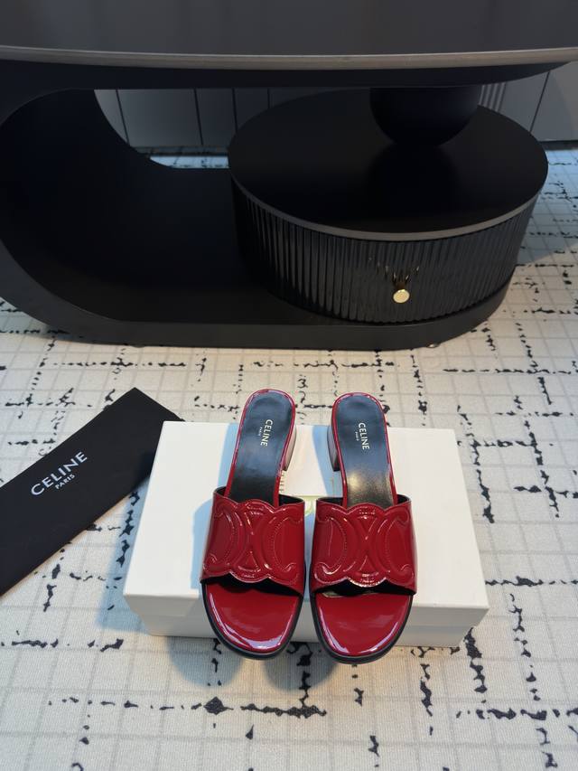 Celine's new spring and summer Arc de Triomphe Roman thick-heeled slippers A ver
