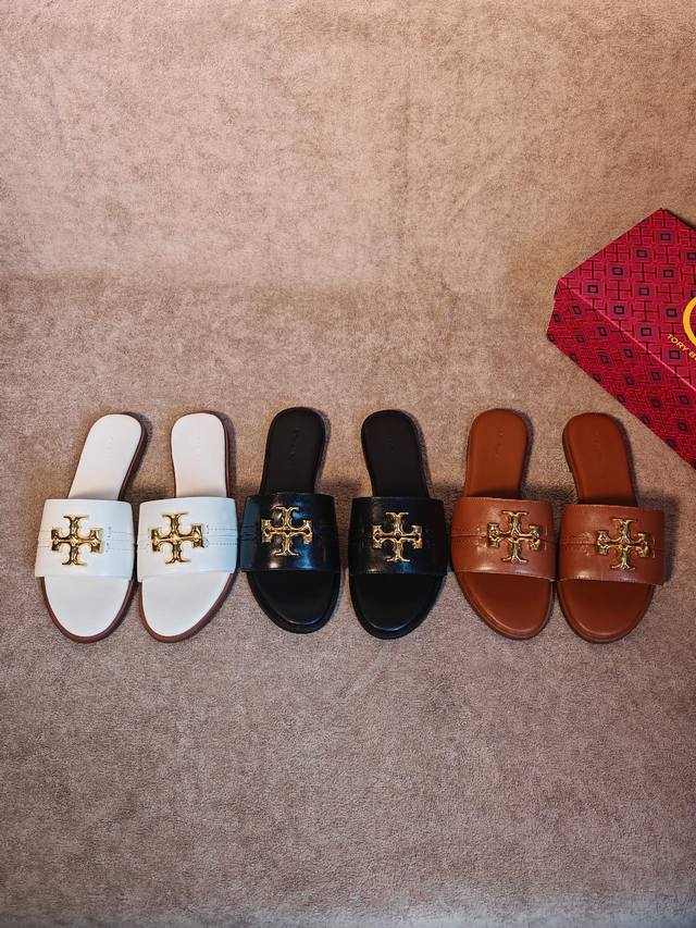 New Tb classic Tory Burch one-piece slippers! Comfortable and stylish slippers a