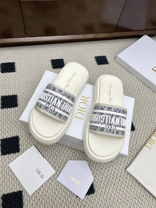Dior 25Ss new 3D three-dimensional glue letter slippers Summer beach vacation es