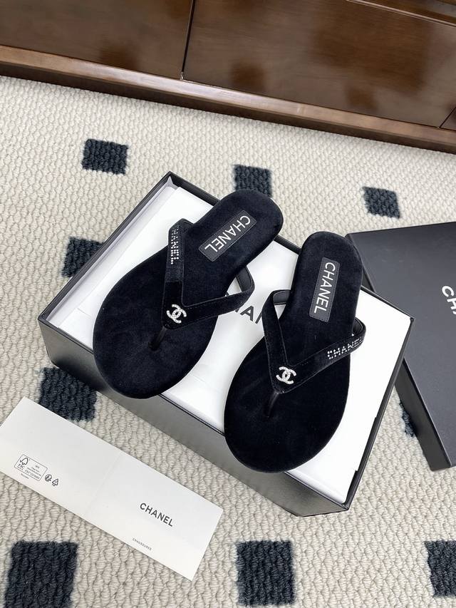 Purchasing Chanel~~Chanel 2025 Spring and Summer Latest Flip Flops Beach Sandals