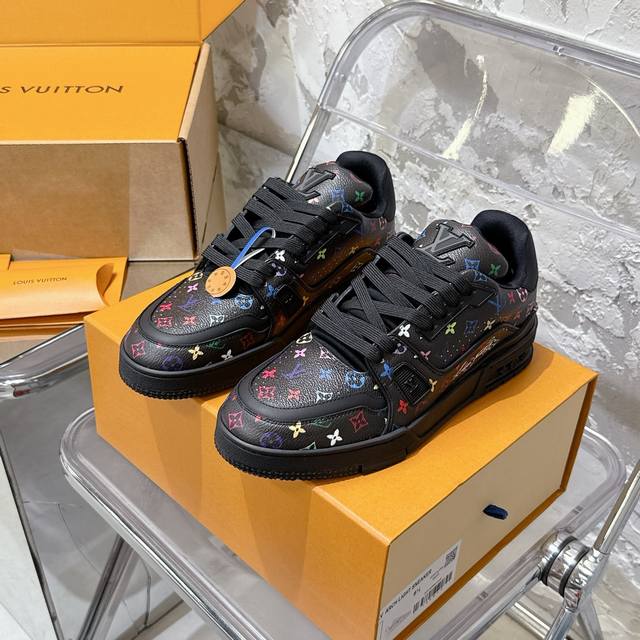 co-branded men's size # Top purchasing version Lv Trainer Couple Limited Series