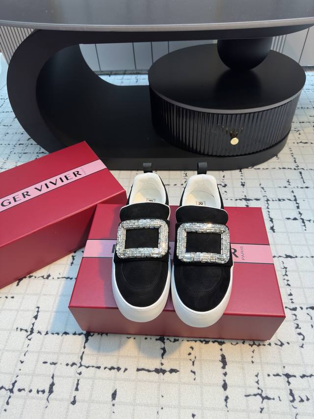 Rv new soft bread shoes, white shoes as soft as bread! Very comfortable to wear!