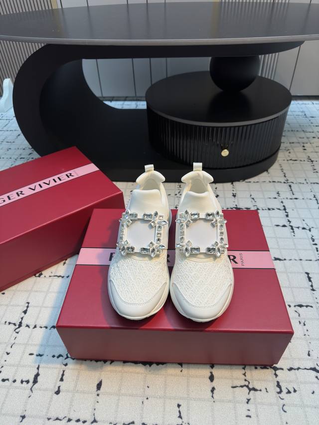 Roger Vivier Viv'run sports series pays tribute to the classics and makes a bold
