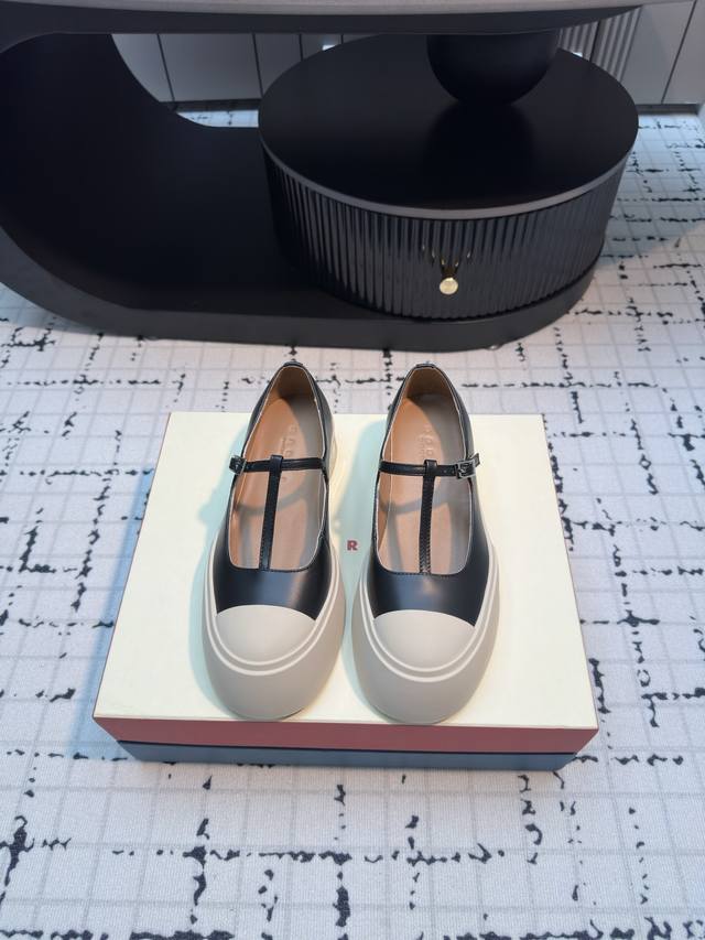 Mani's latest T-strap Mary Jane big-head women's shoes are very high-end and com