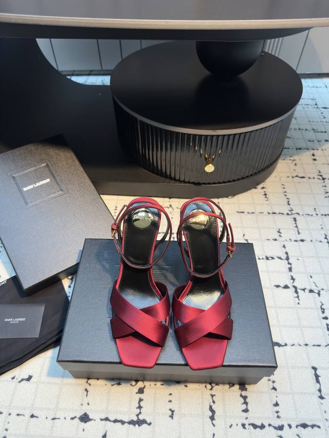Saint Lauren*Ysl classic spring and summer pointed cross-strap wedge sandals Ysl