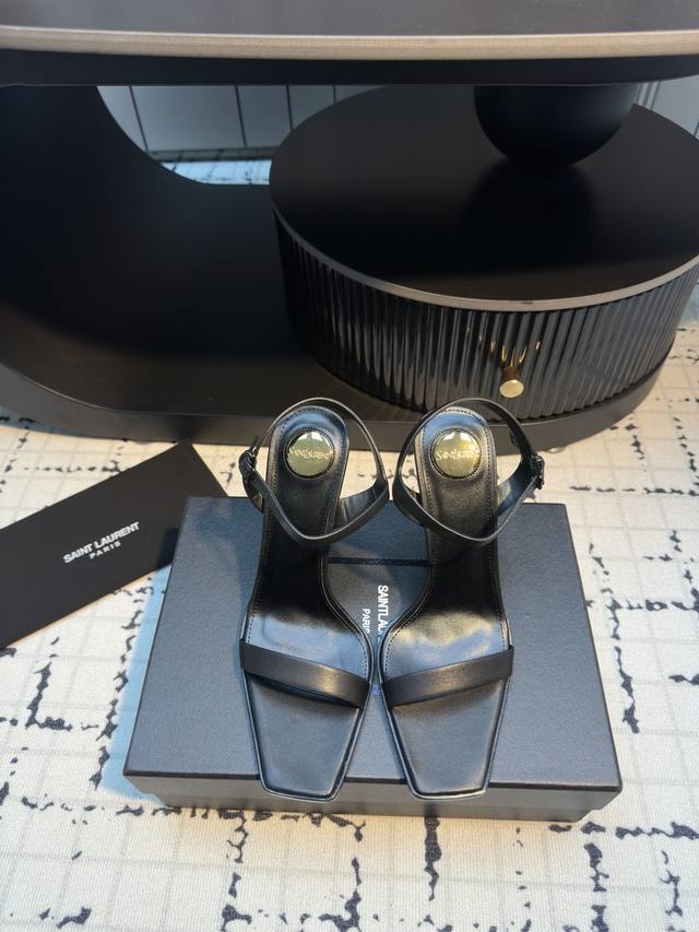 Saint Laurent 25Ss Ysl one-strap sandals are very stable and super comfortable t