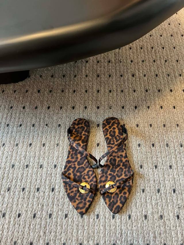 Saint Lauren* 25 new flat metal strap slippers Ysl exclusive version of the orig