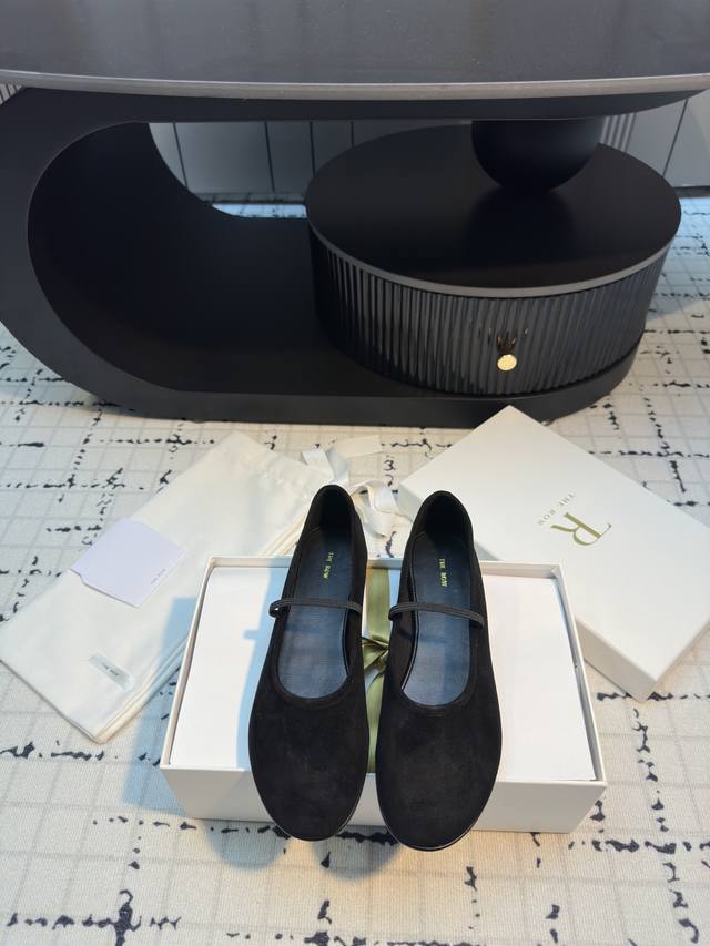 2025 new flat-soled grandma shoes ballet shoes The lambskin is soft and delicate