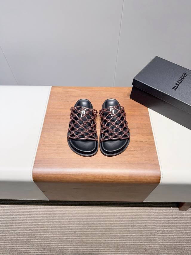 Jil Sande - New summer woven sandals Round head hollow mesh flat bottom comforta