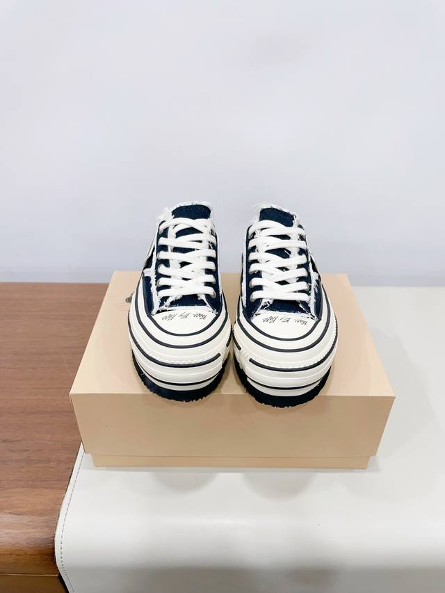 Xvesse*Double-label Pert* shoes with open smile and inner height-enhancing canva