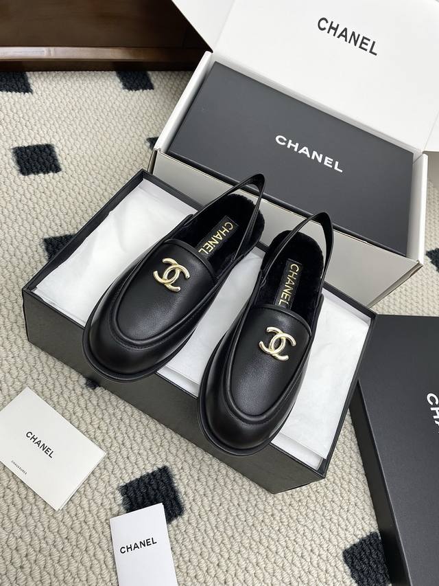 airplane box version Chanel 25A Xiaoxiang 25 early autumn new hollow fur shoes s