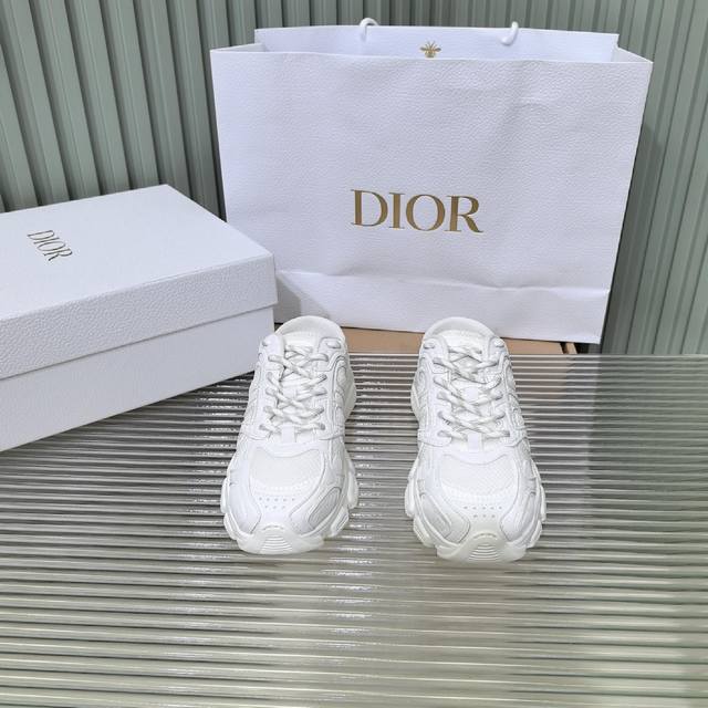 Couple's Dior Chrono Classic Color + 25 New Colors This Dior Chrono sneaker rein