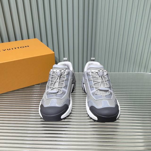 Men's size only Lv brand new thick-soled casual sports shoes running shoes This