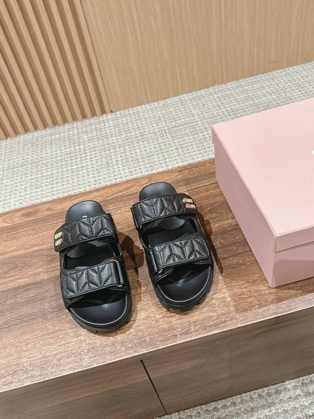 Upgraded version# Miu Miu's new spring and summer sandals are now super. This ye