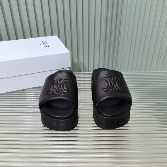Celine spring and summer new thick-soled sheepskin slippers are perfect for long