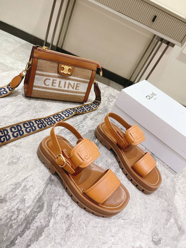 Celin*Celine classic Arc de Triomphe spring latest hot beach sandals, paired wit