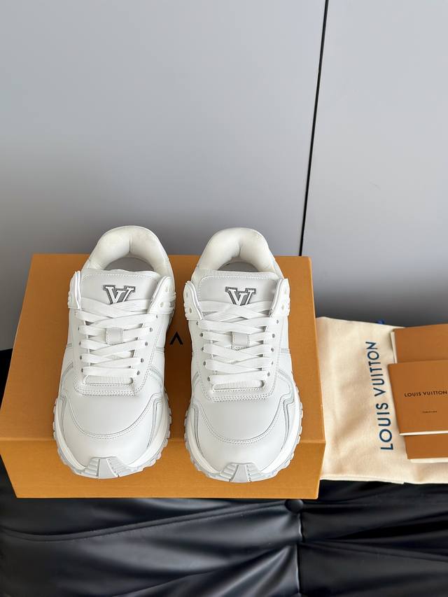 L's latest Run Away Maxi series of thick-soled casual sneakers for couples Run A